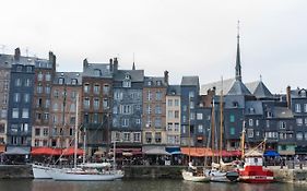 2 Pieces Port Cabourg - 2 A 4 Personnes - 34 M2 - Balcon - Vue Port - Exclusif Booking !